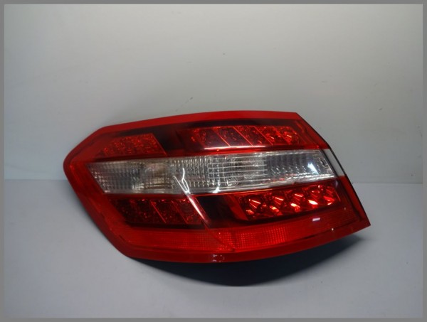 Mercedes Benz W212 Limousine Rückleuchte Rücklicht Links Außen 2129066601