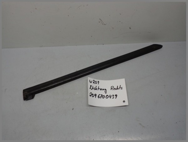 Mercedes Benz W209 CLK-Class window seal rear right 2096700438