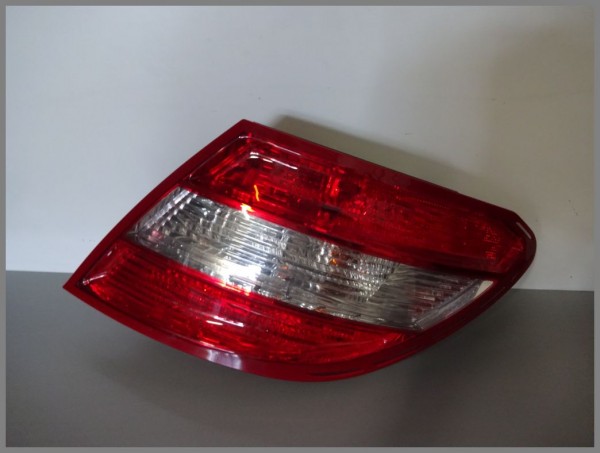 Mercedes Benz W204 Limo Rückleuchte Rücklicht RECHTS 2048200264 Original