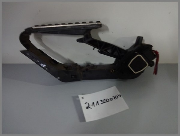 Mercedes Benz MB W211 gas pedal accelerator pedal sensor 2113000704 original