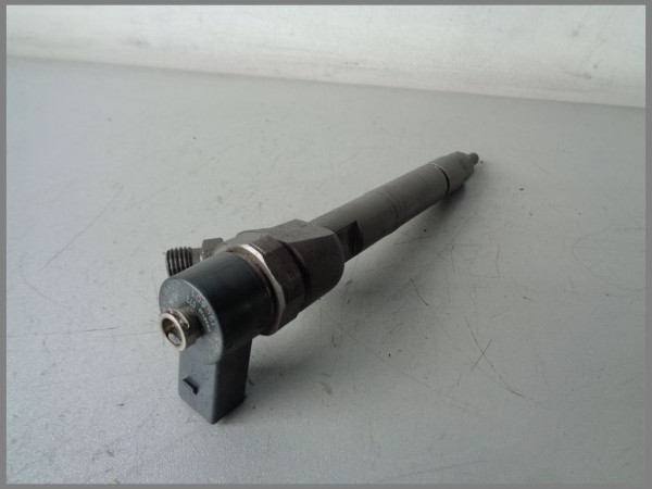 Mercedes Benz W202 220 CDI Injektor Einspritzdüse 6110700987 Sprinter 0445110072