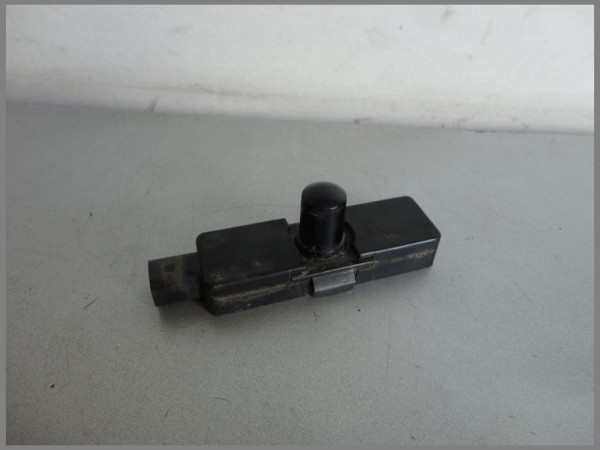 Mercedes Benz MB W220 Temperatursensor Sensor Fühler 2208300272 Original