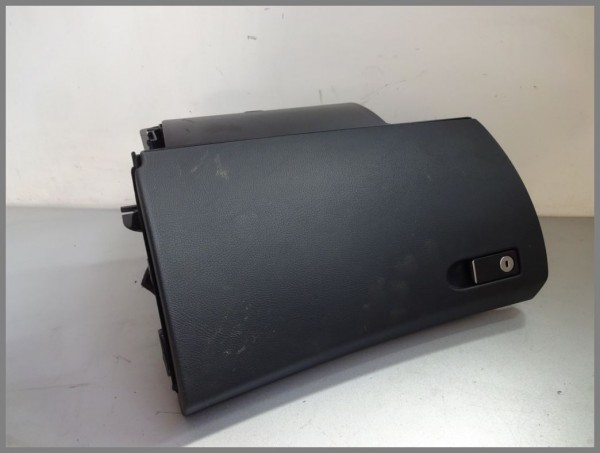 Mercedes Benz Mb W204 C Klasse Handschuhfach Fach Schwarz Ablagefach 2046803391 W204 C Klasse Mercedes Ersatzteile Benzshop De