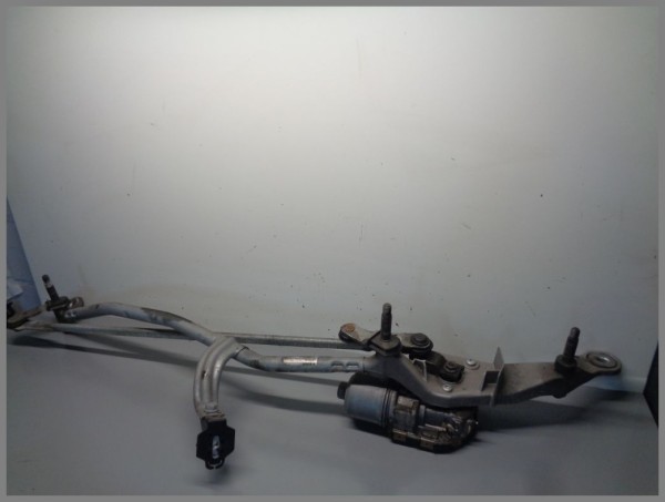 Mercedes Benz MB W205 Scheibenwischermotor Wischermotor Vorne 2058200940 Original