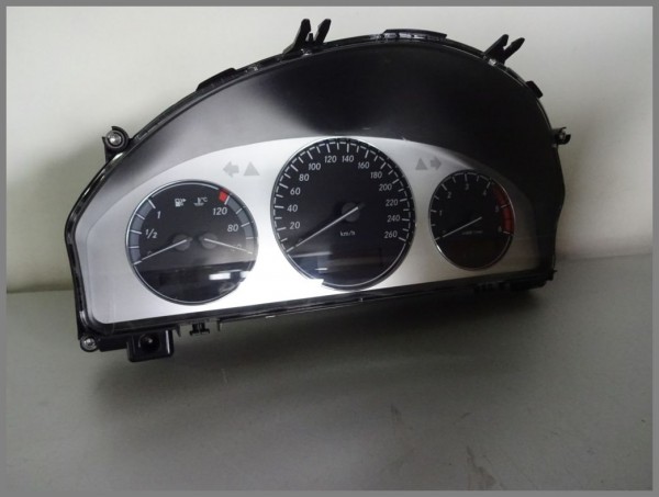 Mercedes Benz MB W204 C-Class Speedometer Instrument cluster 2049006600 Original