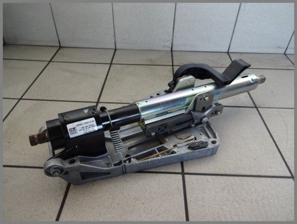 Mercedes Benz W204 Lenksäule Lenkspindel Mantelrohr Lenkung 2044600216 Original