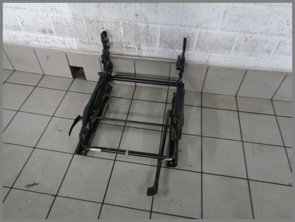 Mercedes R171 SLK Sitzkonsole Konsole Sitz Rechts 1719105036 Original Sitzgestell