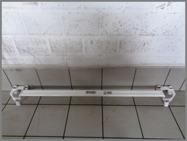 Mercedes Benz W219 CLS 350 V6 strut bar Ultra Racing engine compartment tuning white