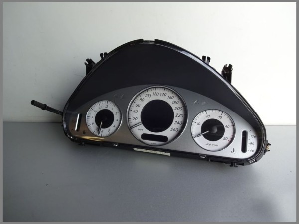 Mercedes W211 CDI AVANTGARDE speedometer 2115403611 instrument cluster 110.080.004/027