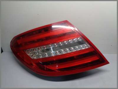 W204後期 左LEDテール A2048205464 破損あり Light W204 Mercedes