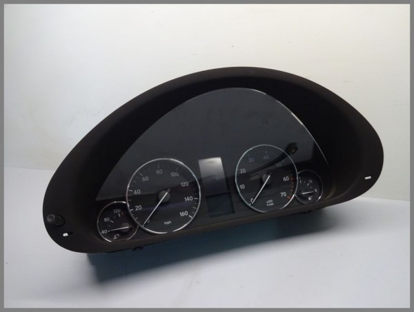 Mercedes Benz MB W203 speedometer instrument cluster 2035400648 VDO 110.080.266 / 024 MPH