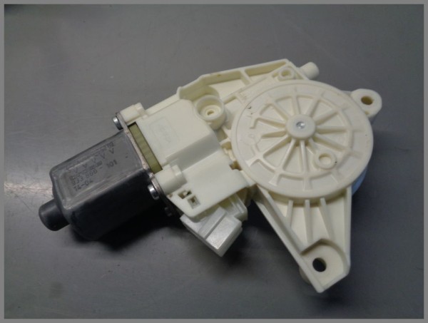 Mercedes W176 Fensterhebermotor elektrisch Vorne Rechts 2469065200 Original