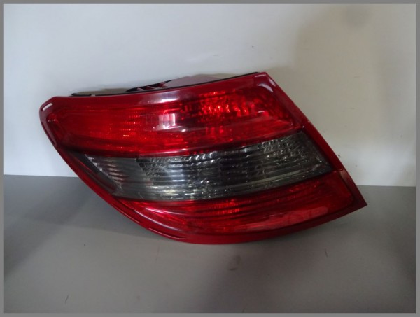 Mercedes Benz W204 Limo Rückleuchte Rücklicht LINKS 2048202964 Original