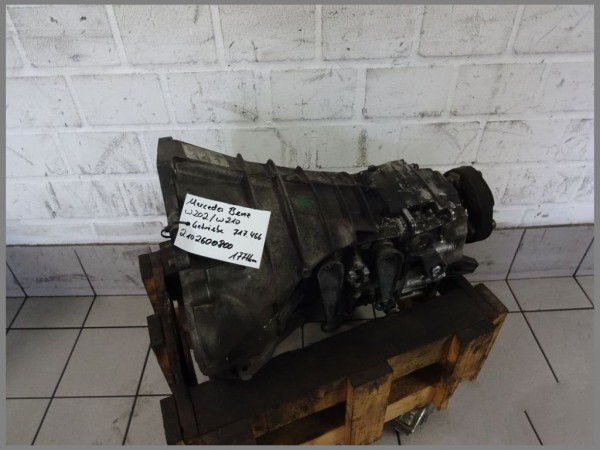 Mercedes Benz W210 W202 Schaltgetriebe 220 CDI 717466 Getriebe 177tkm 2102600800