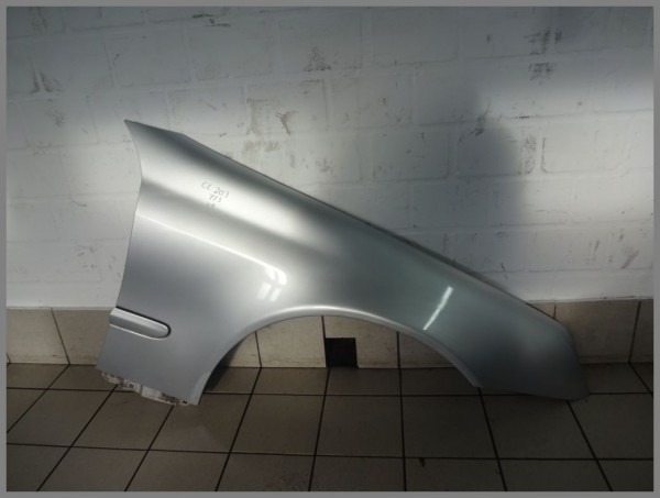 Mercedes Sportcoupe CL203 FENDER FRONT RIGHT 775 Silver 2038800418 K33