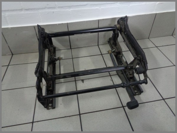 Mercedes W204 Sitzkonsole Konsole Sitz Vorne Rechts 2049104036 Original Sitzgestell