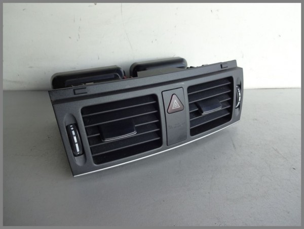 Mercedes Benz W204 C-Klasse Luftdüse Luftdusche Düse MITTE 2048307354 Original