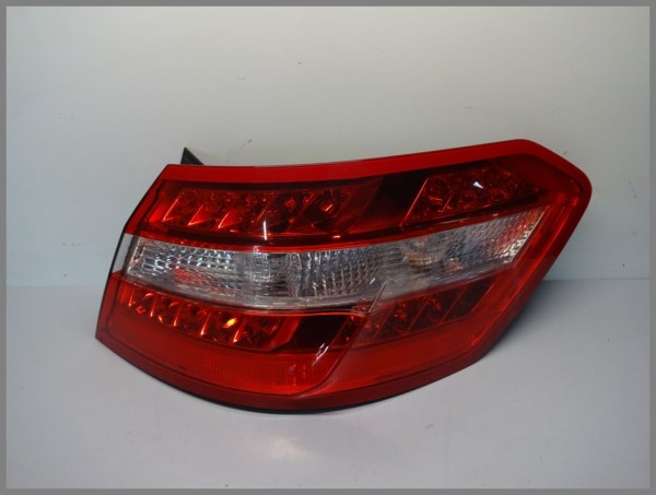 Mercedes Benz W212 Limousine Rückleuchte Rücklicht Rechts Außen 2129066701