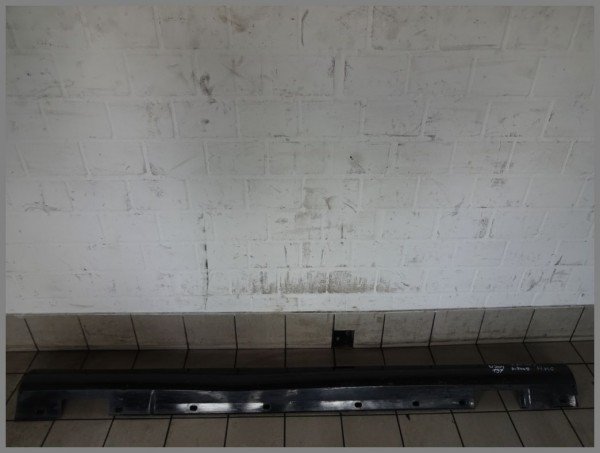 Mercedes Benz W204 AMG Seitenschweller Rechts 197 Schwarz 2046981454 Original