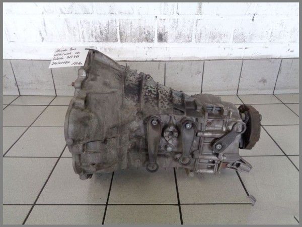 Mercedes Benz W210 W202 Schaltgetriebe 220 CDI 717466 Getriebe 164tkm 2102600800