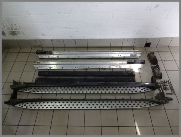 Mercedes Benz W164 Trittbretter Seitenschweller SET 1646900510 1646900610 Original
