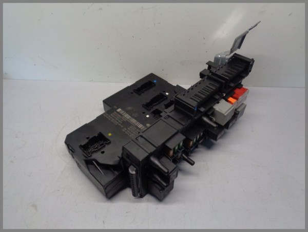 Mercedes Benz MB W204 SAM Fuse Box Control Unit 2049060805 original