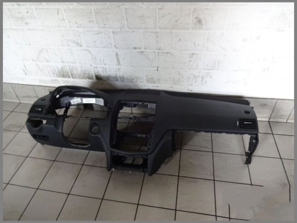 Mercedes Benz W204 Armaturenbrett Cockpit Amaturenbrett 2046803787 9F45 Schwarz