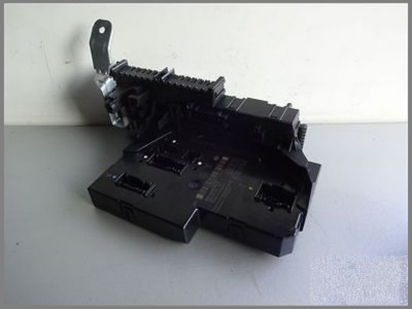 Mercedes MB W204 Steuergerät SAM 2049005601 Sicherungskasten HELLA 5DK009225-65