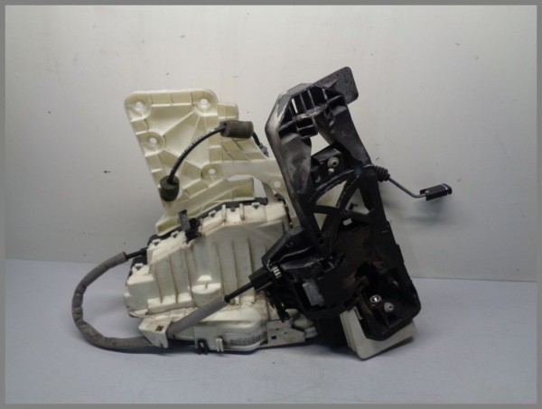 Mercedes Benz MB W221 S-Class Door Lock Front Left 2117205935