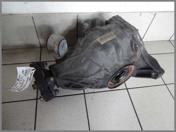 Mercedes Benz W204 CDI Differential 164tkm 2,47 Hinterachsgetriebe 2043501314