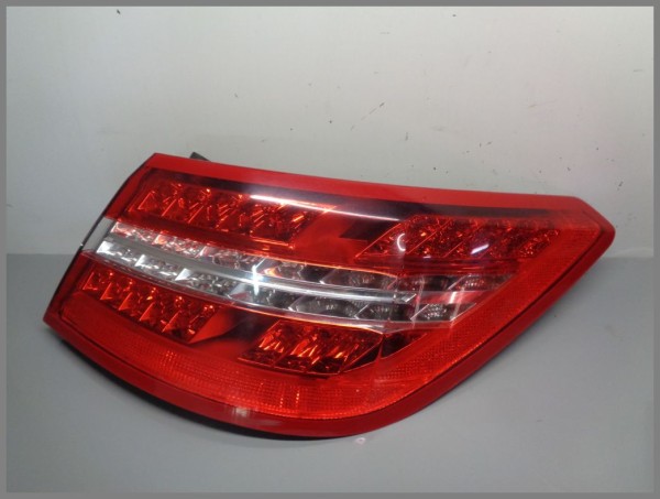 Mercedes Benz A207 W207 Rückleuchte Rücklichte RECHTS 2079060258 Außen Original