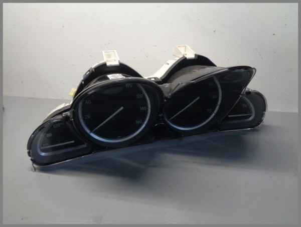Mercedes R230 Tacho MPH Kombiinstrument 2305403347 VDO 110.080.091/126 -Beschädigt-