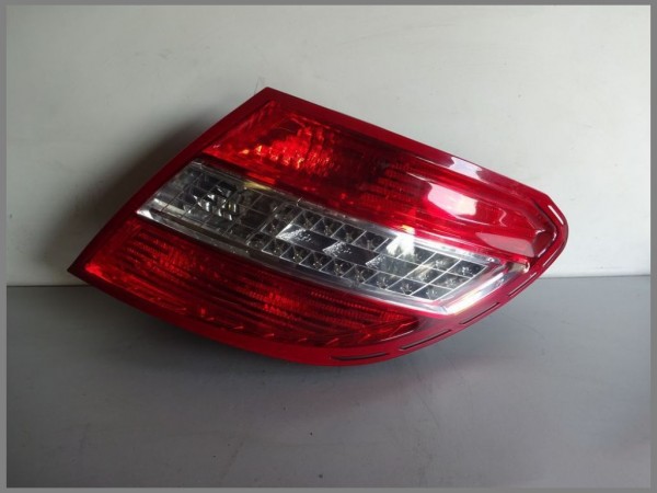 Mercedes Benz MB W204 LIMO Rückleuchte Rücklicht RECHTS 2048202064 Original