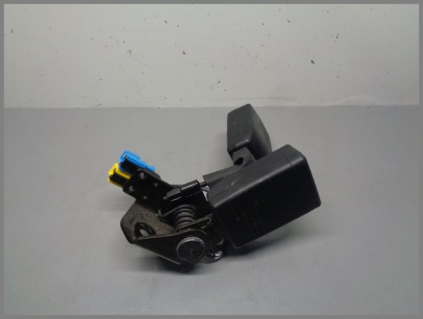 Mercedes W176 Gurtschloss 1768600469 hinten Rechts Schwarz Original