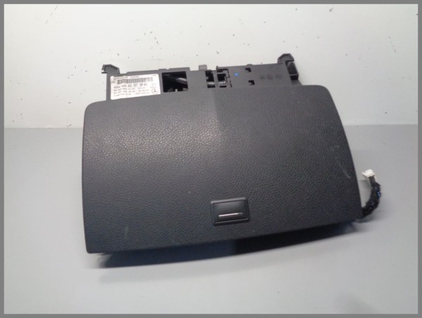 Mercedes W204 LCD Monitor Zentraldisplay Display 2048204097 9F45 Original