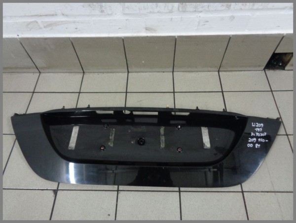 Mercedes W209 Heckklappenblende Nummernschild 197 Schwarz 2097500081 K70307