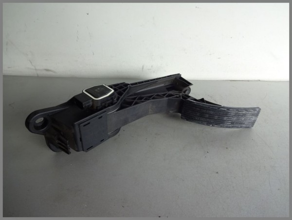 Mercedes Benz MB W164 ML-Klasse Gas Pedal Gaspedal 1643000104 Original