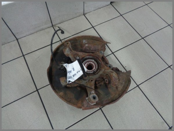 Mercedes Benz R171 SLK wheel hub rear left stub axle 2033501408