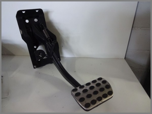 Mercedes Benz MB W221 S-Class Brake Pedal 2212901001 Original