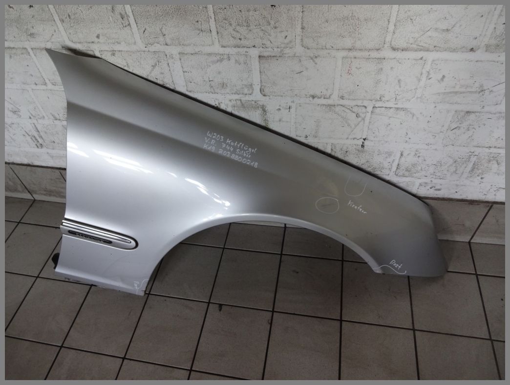 Mercedes Benz W203 Kotflugel Rechts 744 Silber 2038800218 K19 Original W203 C Klasse Mercedes Ersatzteile Benzshop De