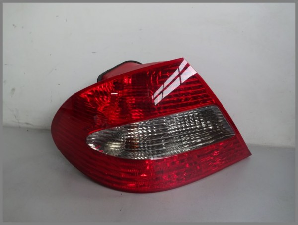 Mercedes Benz MB W209 CLK Rückleuchte Rücklicht LINKS 2098201564 Original