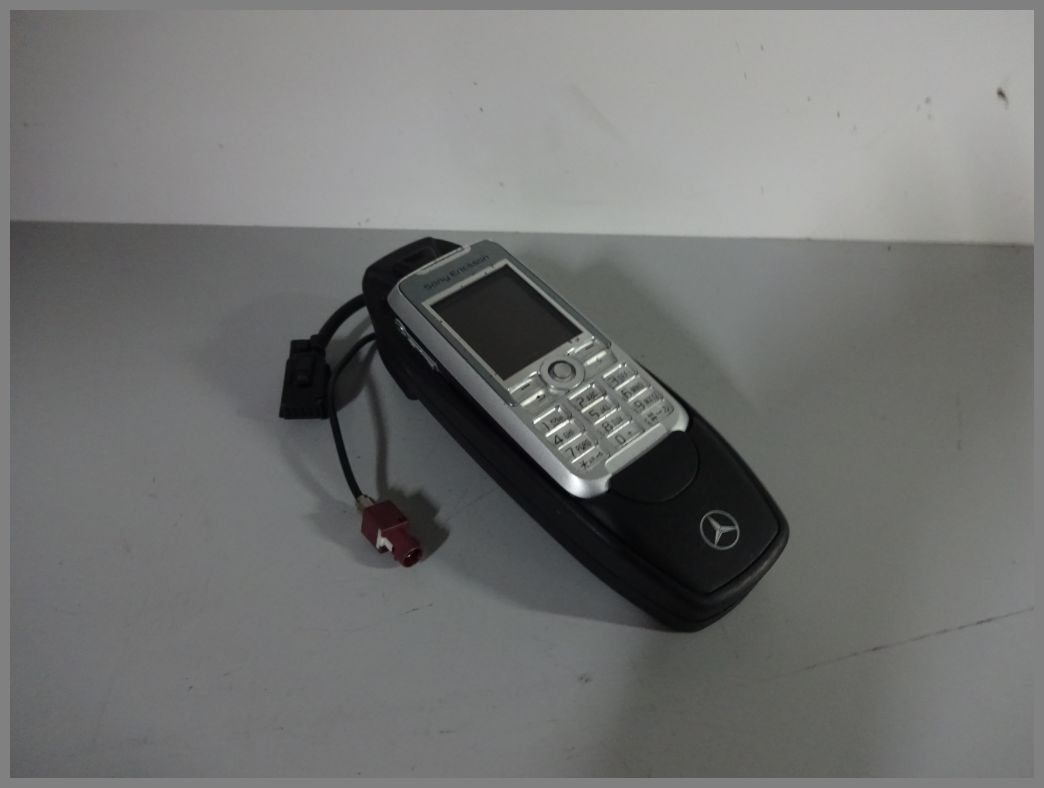 Mercedes Benz W164 Halterung Handyhalterung B67875836 Original mit Handy  K700i