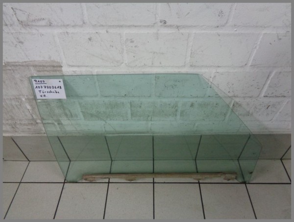 Mercedes Benz R107 SL convertible side window right 1077202618 original window