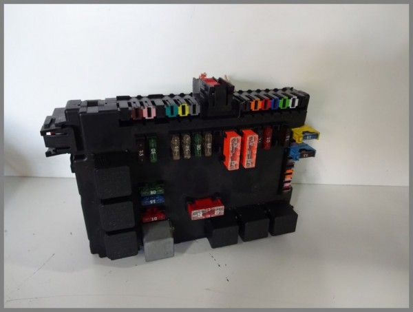 Mercedes Benz MB W221 Control Unit Relay Box Fuse Box 2215403550 Original