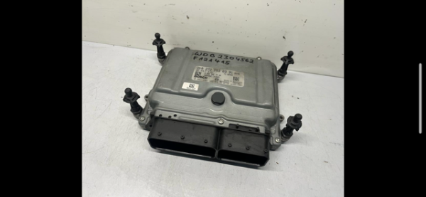 Mercedes R230 V6 M272 engine control unit 2721530391 Bosch 0261209165