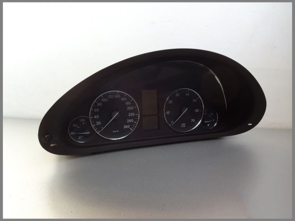 Mercedes Benz MB W203 MOPF speedometer instrument cluster 2035404547 VDO 110.080.266 / 001