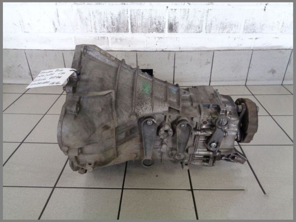 Mercedes Benz W210 W202 Schaltgetriebe 220 CDI 717466 Getriebe 166tkm 2102600800