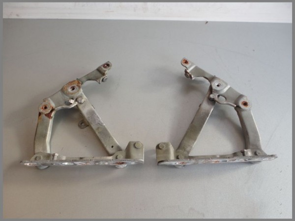 Mercedes Benz W211 E-Class MOP 220 CDI bonnet hinge silver 2118800228