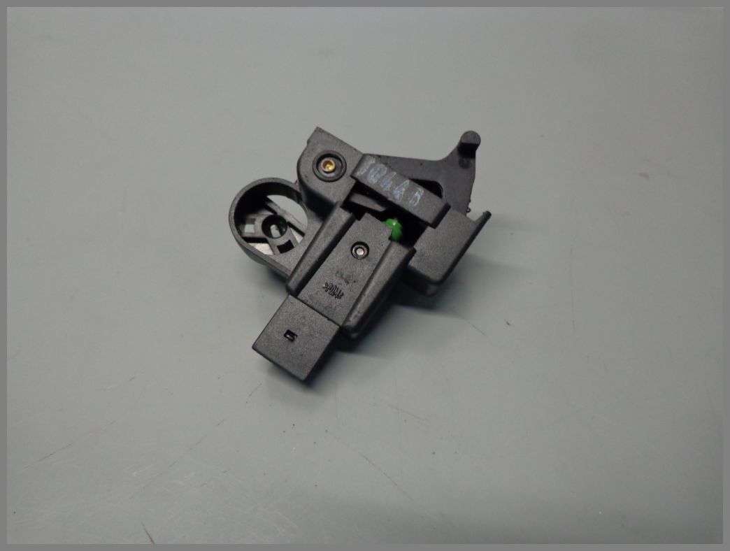 MERCEDES SLK R171 Verdeck Dach Verriegelung Aufnahme Links Sensor 2307901377 EUR 23,90 - DE