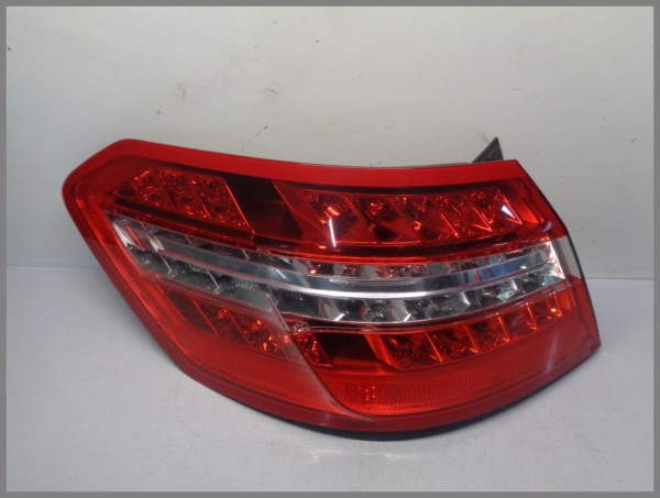 Mercedes Benz W212 Sedan rear light taillight left outside 2129066801 original